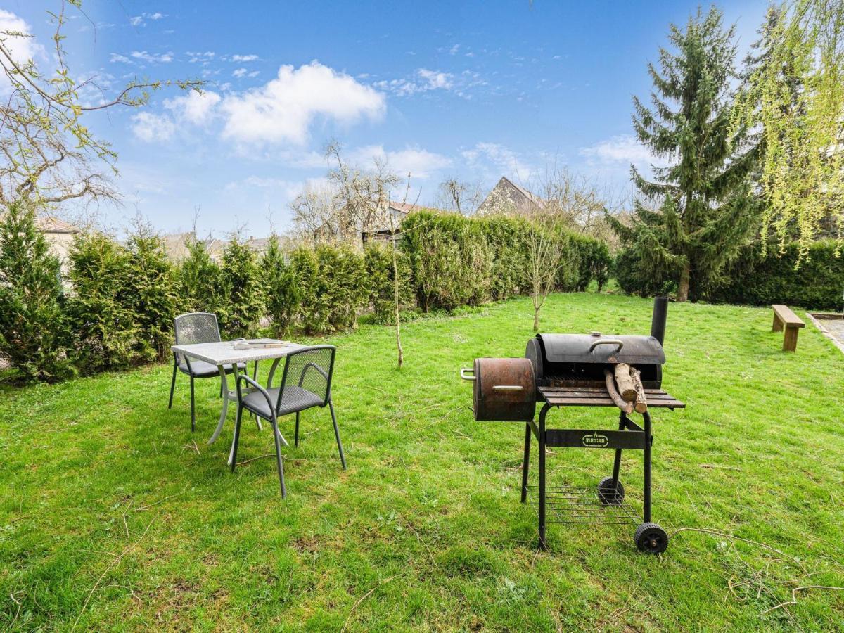Charming Chalet In Beauraing With Fenced Garden מראה חיצוני תמונה