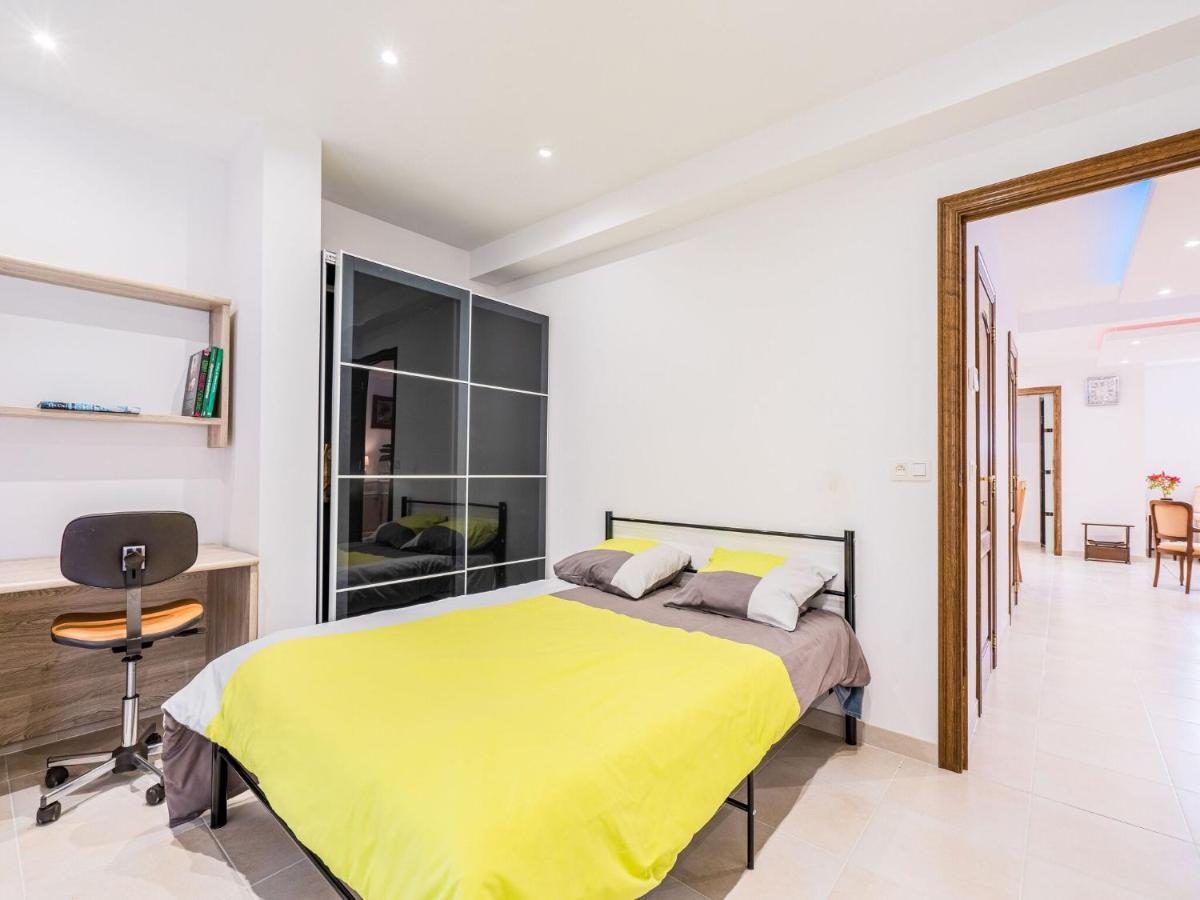 Charming Chalet In Beauraing With Fenced Garden מראה חיצוני תמונה